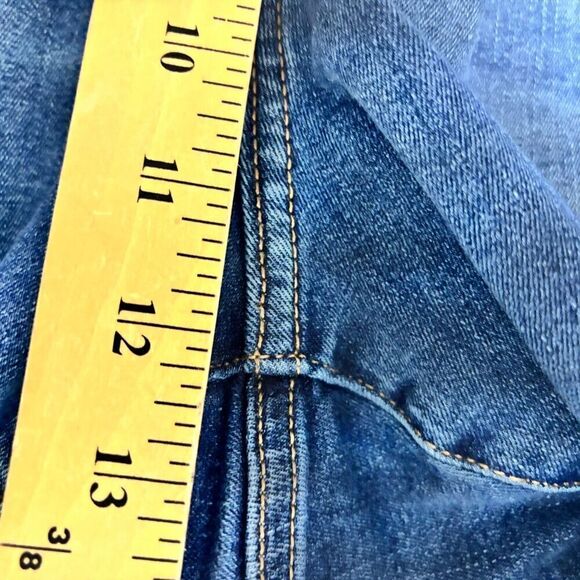 Lane Bryant Signature Fit Mid Rise Bermuda Shorts 26 Blue Flex Magic Waistband - Picture 8 of 9